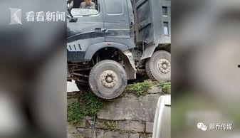 国产卡车拉货上坡技巧视频,视频教学助您轻松驾驭